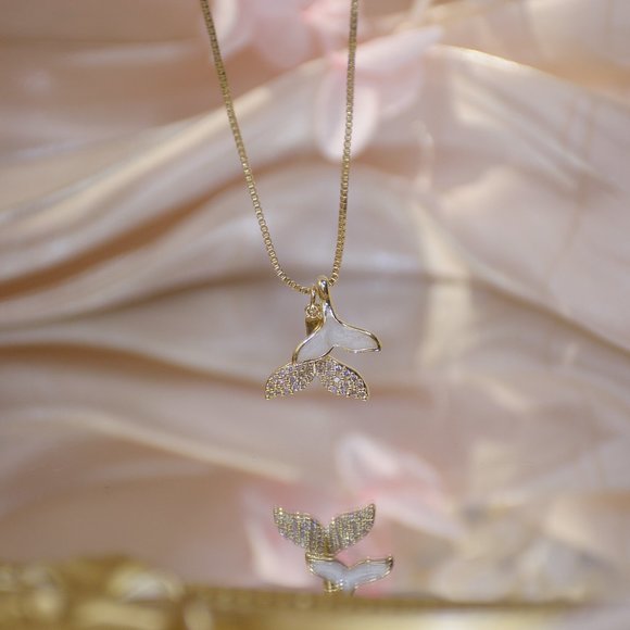 NEW 14K Gold Plated Diamond Mermaid Tail Necklace - Picture 4 of 9